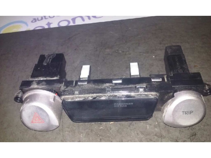 Recambio de display para hyundai i20 classic referencia OEM IAM 937701J100  