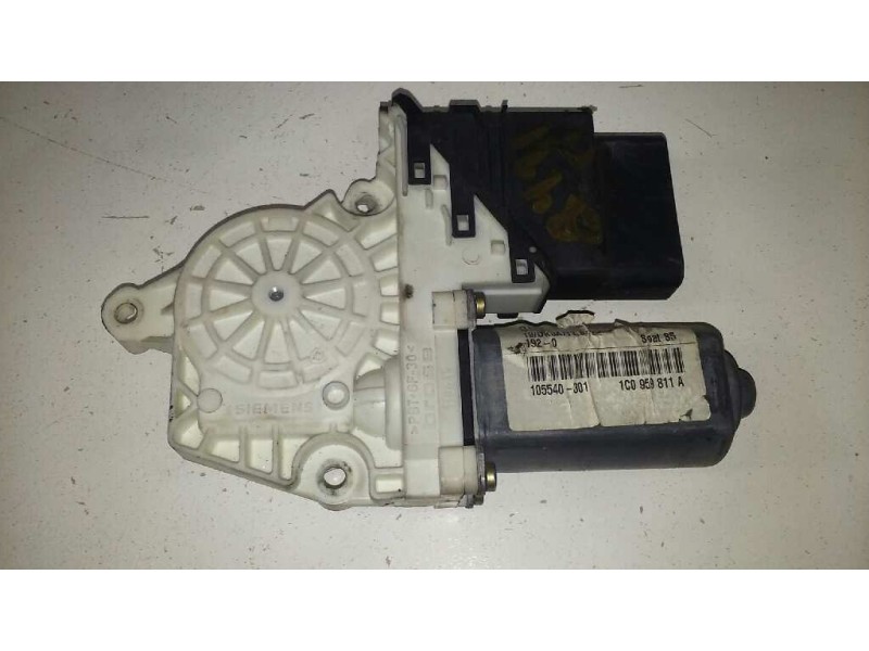 Recambio de motor elevalunas trasero derecho para seat leon (1m1) signo referencia OEM IAM 1C959811A  