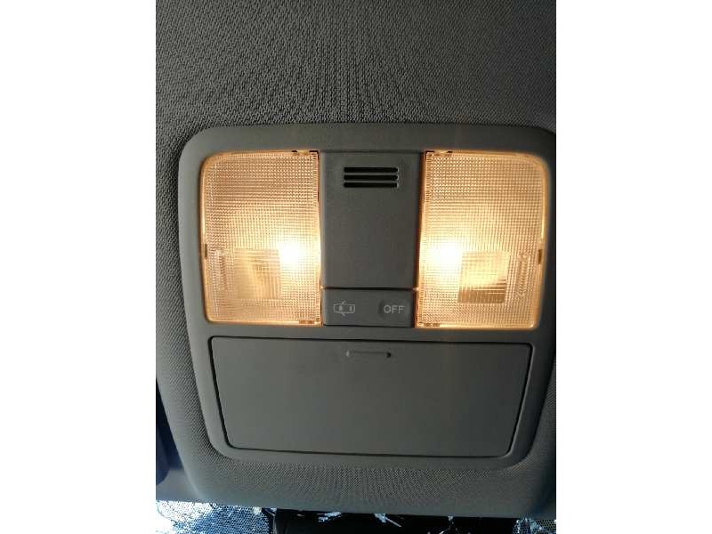 Recambio de luz interior para toyota avensis touring sports advance referencia OEM IAM   