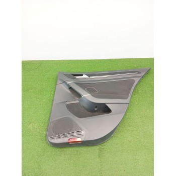 GUARNECIDO PUERTA TRASERA DERECHA 5G4867826J 