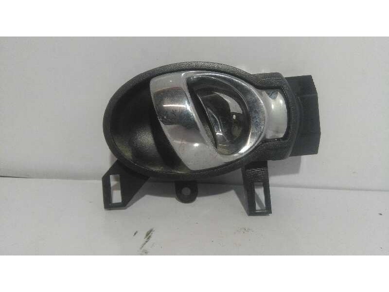 Recambio de maneta interior delantera derecha para nissan juke (f15) acenta referencia OEM IAM 80670BA61A CROMADA 