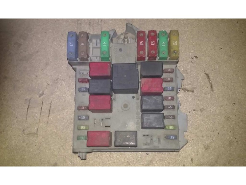 Recambio de caja reles / fusibles para fiat stilo (192) 1.9 jtd 100 active referencia OEM IAM 00468461090  
