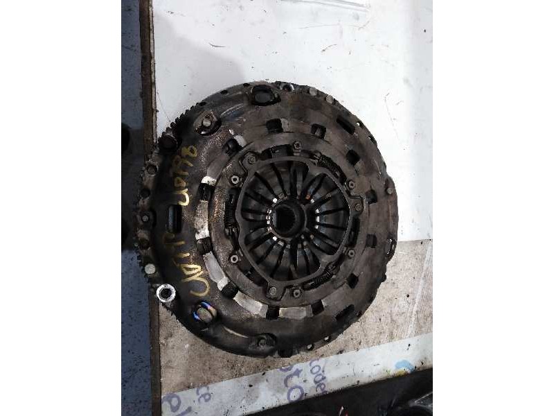 Recambio de kit embrague para ford focus berlina (cak) trend referencia OEM IAM LUK  