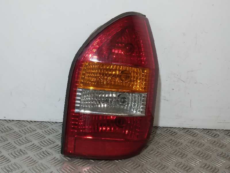 Recambio de piloto trasero derecho para opel zafira a club referencia OEM IAM   