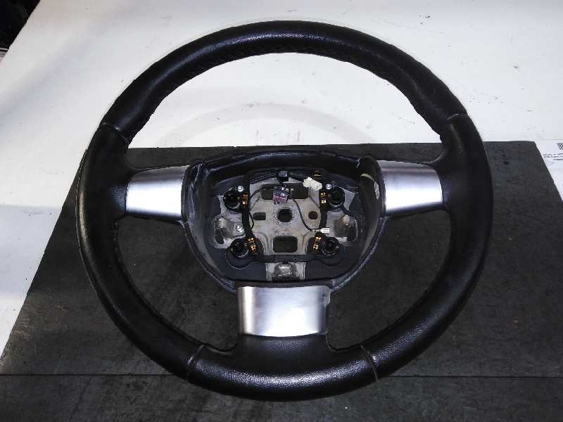 Recambio de volante para ford focus berlina (cap) ambiente (d) referencia OEM IAM 30347735 3 RADIOS 