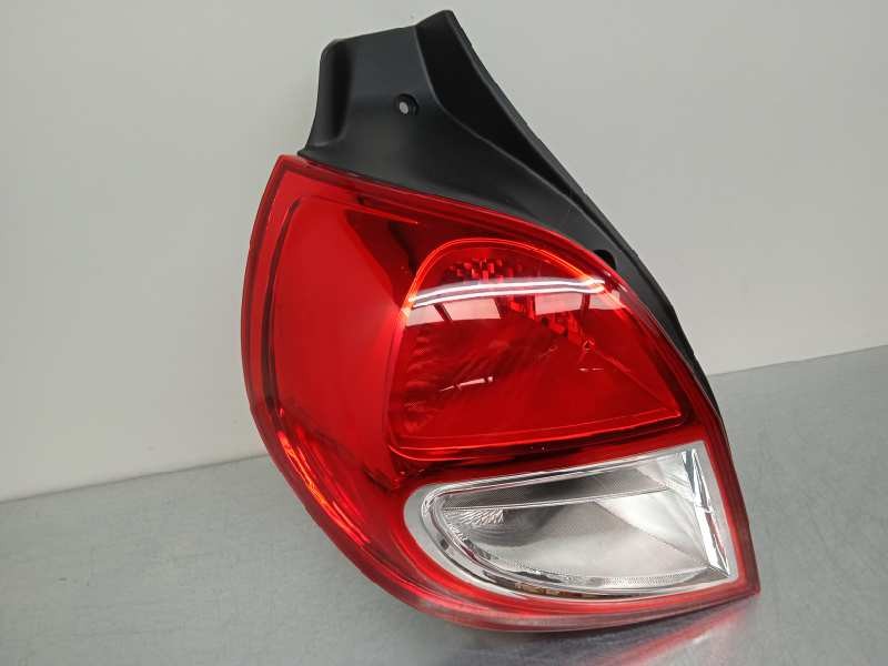 Recambio de piloto trasero izquierdo para renault clio iii referencia OEM IAM 8200886944 NUEVO 8200459962 09--12