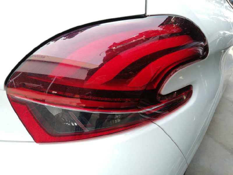 Recambio de piloto trasero derecho para peugeot 208 active referencia OEM IAM 9810430580  