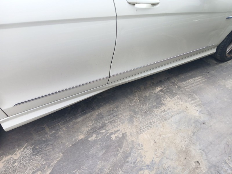 Recambio de faldon lateral para mercedes-benz clase c (w204) c 220 cdi (204.002) referencia OEM IAM   