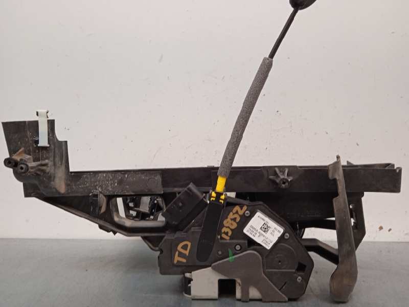 Recambio de cerradura puerta trasera derecha para ford kuga (cbs) trend+ referencia OEM IAM BM5AA26412CG BM5AA26412CG 6 PINS
