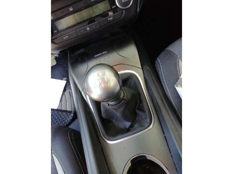 Recambio de palanca cambio para toyota avensis touring sports advance referencia OEM IAM  6 V 