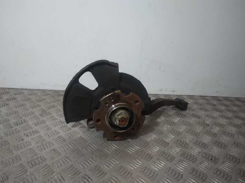 Recambio de mangueta delantera derecha para ssangyong rodius 2.7 turbodiesel cat referencia OEM IAM   