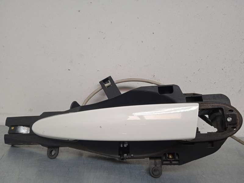 Recambio de maneta exterior delantera izquierda para bmw serie 3 berlina (e90) 318d referencia OEM IAM  BLANCO 
