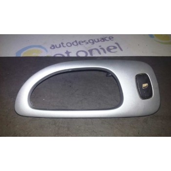 MANDO ELEVALUNAS TRASERO DERECHO 