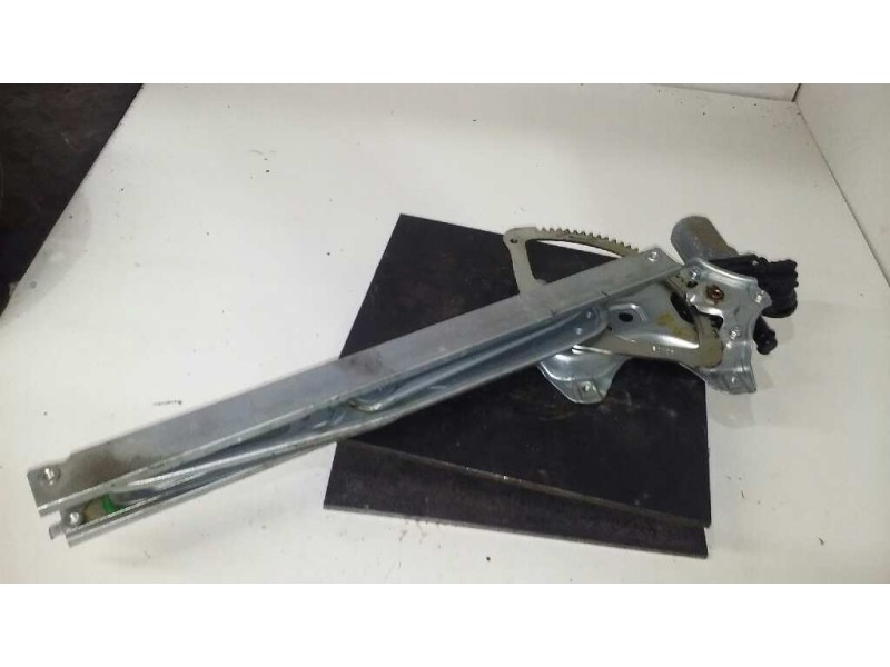 Recambio de elevalunas delantero derecho para toyota yaris connect referencia OEM IAM  ELECTRICO 5P 6 PINS