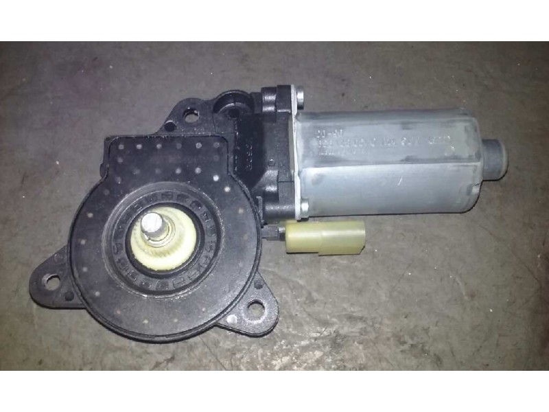 Recambio de motor elevalunas delantero derecho para ford fusion (cbk) urban 4 referencia OEM IAM 0130821939  