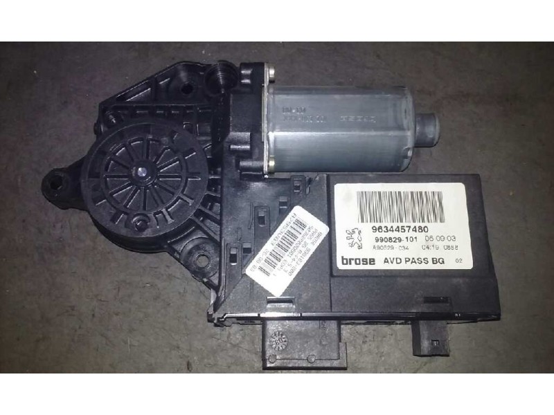 Recambio de motor elevalunas delantero derecho para peugeot 307 (s1) xs referencia OEM IAM 0130821766  