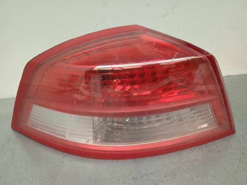 Recambio de piloto trasero izquierdo para renault vel satis (bj0) initiale referencia OEM IAM 8200384031  CRISTAL RAYADO