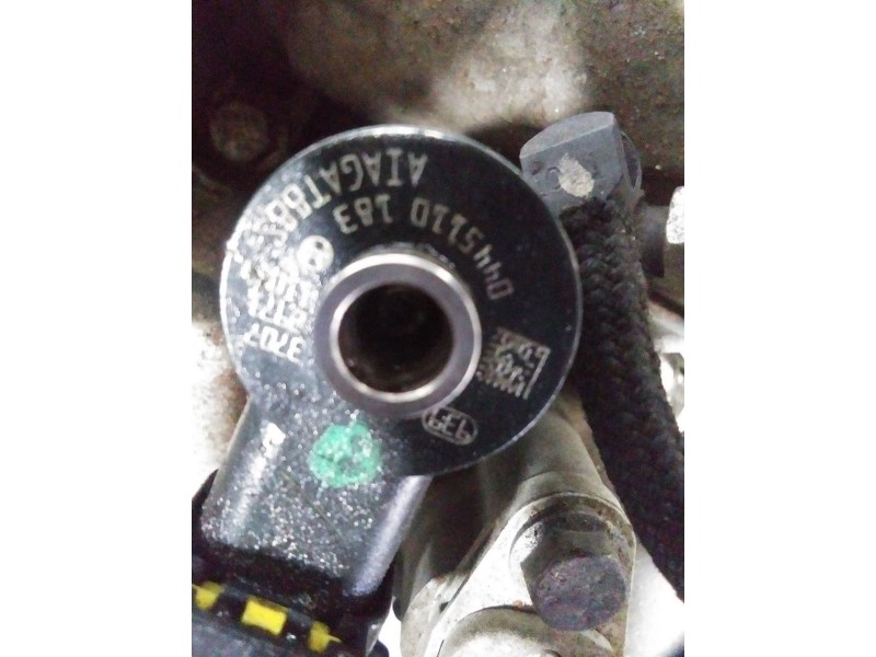 Recambio de inyector para fiat fiorino básico familiar referencia OEM IAM 0445110183  