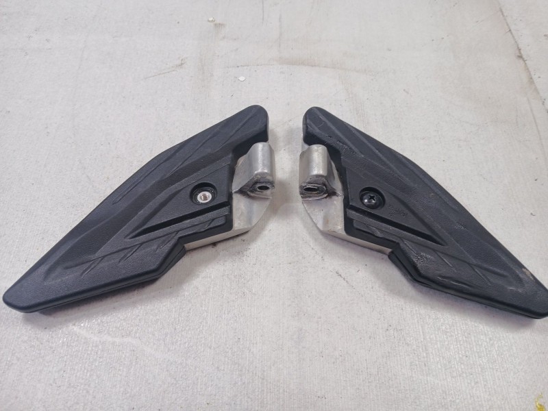 Recambio de soporte para honda pcx pcx 125 (jk05) referencia OEM IAM  POSAPIES TRASEROS 
