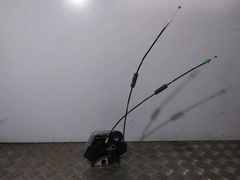 Recambio de cerradura puerta trasera izquierda para lexus is 300h referencia OEM IAM A046693  