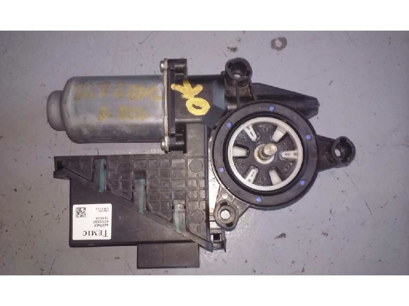 Recambio de motor elevalunas delantero derecho para volkswagen polo (9n3) advance referencia OEM IAM 440774EP  5P