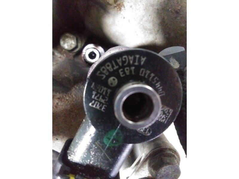 Recambio de inyector para fiat fiorino básico familiar referencia OEM IAM 0445110183  