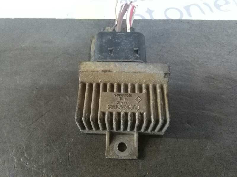 Recambio de rele para opel vivaro combi 2.7t corto referencia OEM IAM 7700115078  