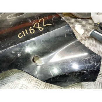 Recambio de aleta delantera derecha para kia sorento 2.5 crdi cat referencia OEM IAM  NEGRA 