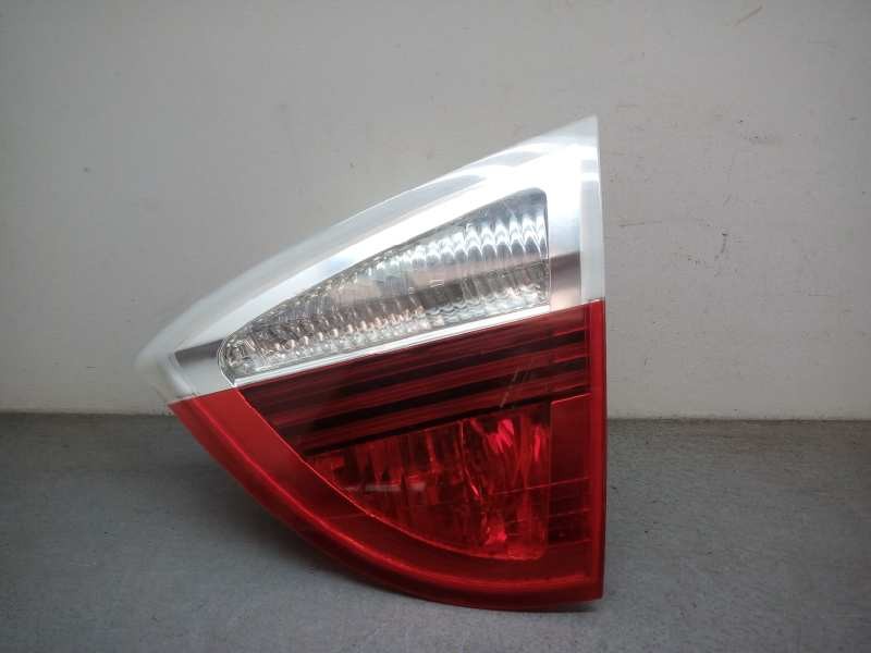 Recambio de piloto trasero derecho interior para bmw serie 3 touring (e91) 320d referencia OEM IAM 7160064  