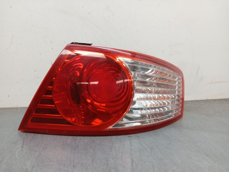 Recambio de piloto trasero derecho para kia opirus (gh) 3.5 referencia OEM IAM 924023F010  92402-3F010