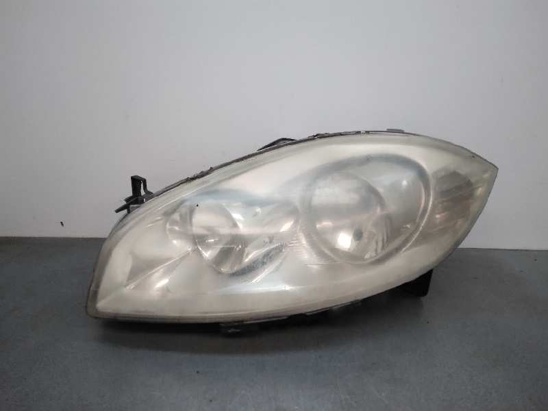 Recambio de faro izquierdo para fiat linea (110) emotion referencia OEM IAM 51776318  