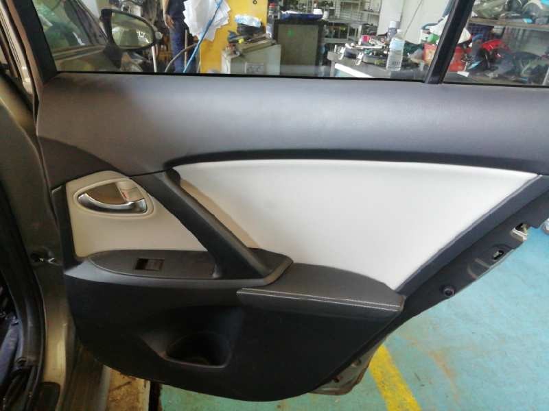 Recambio de guarnecido puerta trasera derecha para toyota avensis touring sports advance referencia OEM IAM   