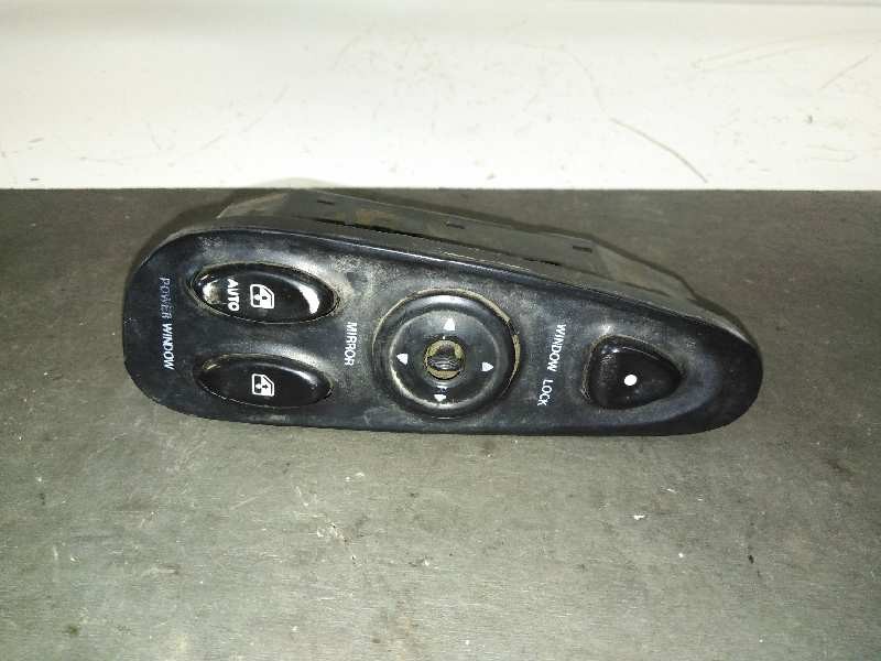 Recambio de mando elevalunas delantero izquierdo para hyundai coupe (j2) 1.6 cat referencia OEM IAM 9357027000A  