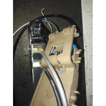Recambio de cerradura puerta trasera izquierda para ssangyong rodius xdi premium referencia OEM IAM 7131021003 5 PIN 