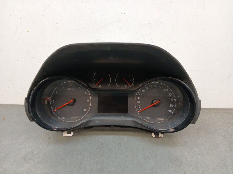 Recambio de cuadro instrumentos para opel corsa f edition referencia OEM IAM 983157618001 9831576180 