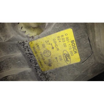Recambio de faro derecho para ford fiesta berlina básico referencia OEM IAM 0301173302  2ª SERIE