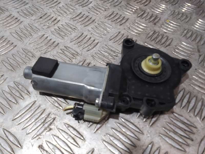 Recambio de motor elevalunas delantero derecho para kia carens (un) 2.0 crdi referencia OEM IAM F0051A3295  