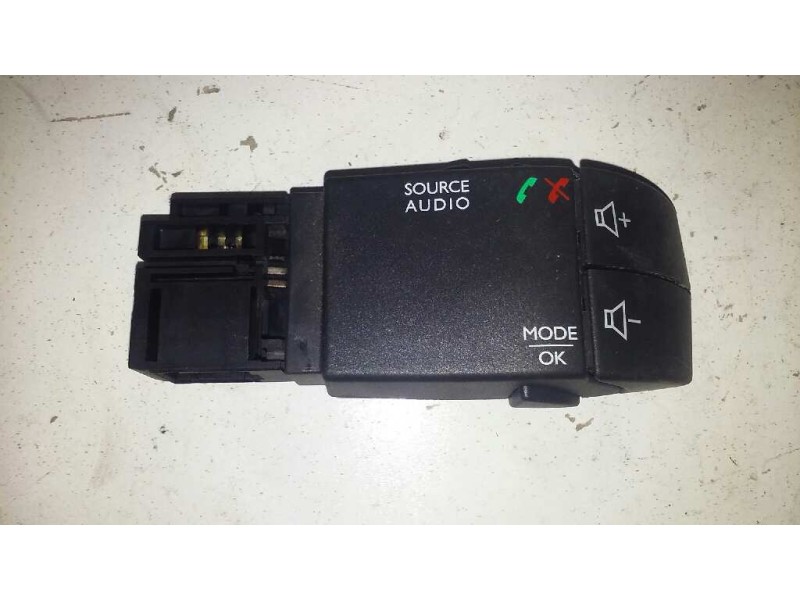 Recambio de mando volante para dacia dokker stepway referencia OEM IAM 344422023GB  