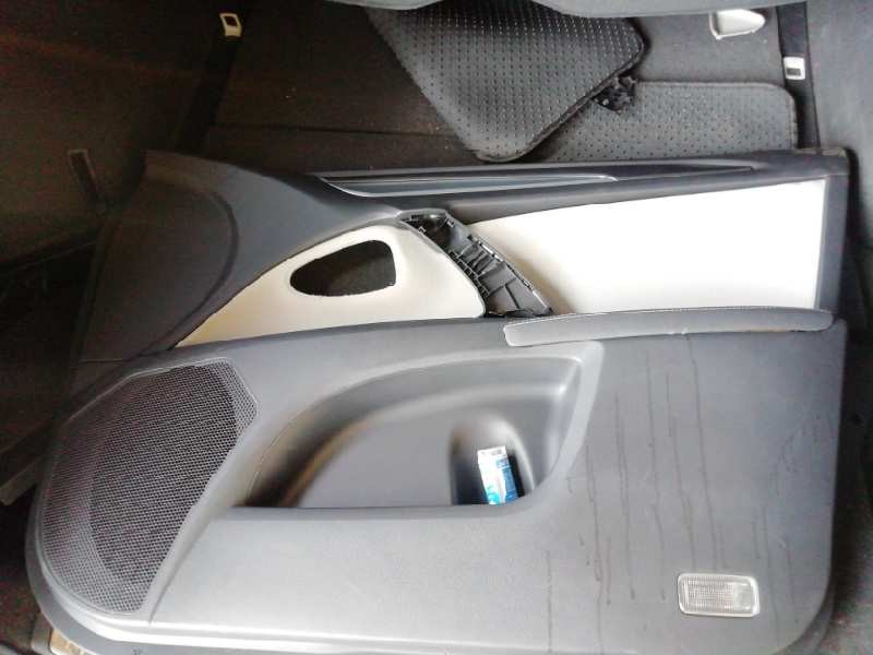 Recambio de guarnecido puerta delantera derecha para toyota avensis touring sports advance referencia OEM IAM   