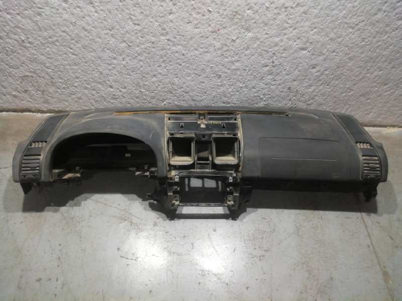 Recambio de salpicadero para ssangyong rexton referencia OEM IAM 7651808000 TOCADO 