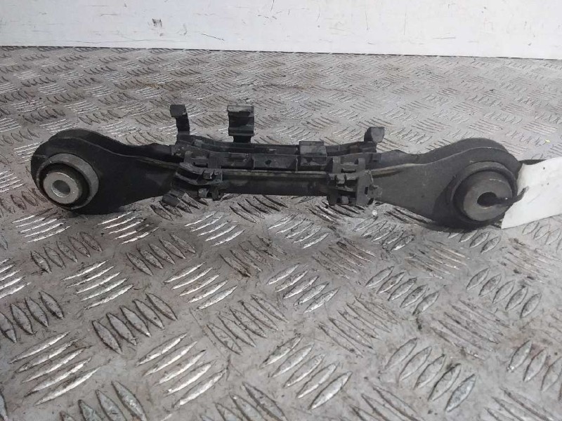 Recambio de brazo suspension superior trasero derecho para bmw serie 1 lim. (f20) 116d referencia OEM IAM   