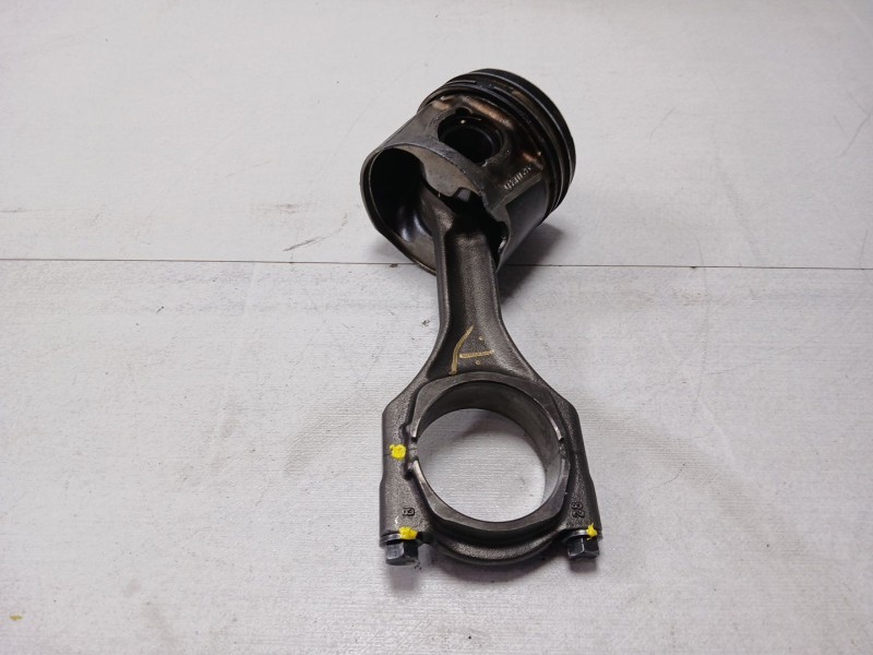 Recambio de piston para opel mokka excellence referencia OEM IAM 0687776302  