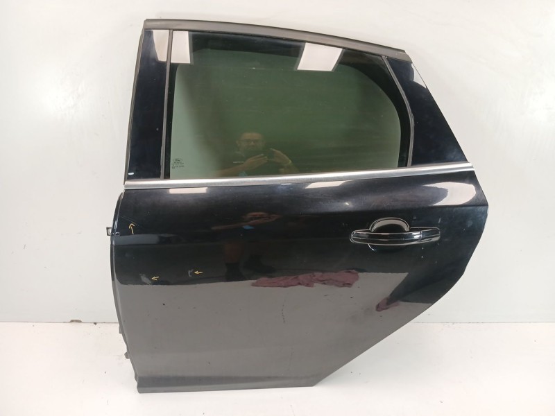 Recambio de puerta trasera izquierda para ford focus iii sedán 1.6 tdci referencia OEM IAM 2172760  