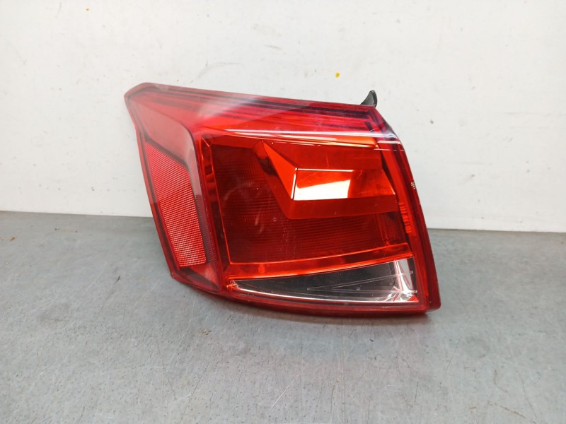 Recambio de piloto trasero izquierdo para seat arona (kj7, kjp) 1.0 tsi referencia OEM IAM 6F9945095B  