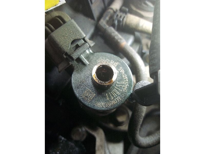 Recambio de inyector para dacia dokker express 1.5 dci diesel fap cat referencia OEM IAM 0445110485  