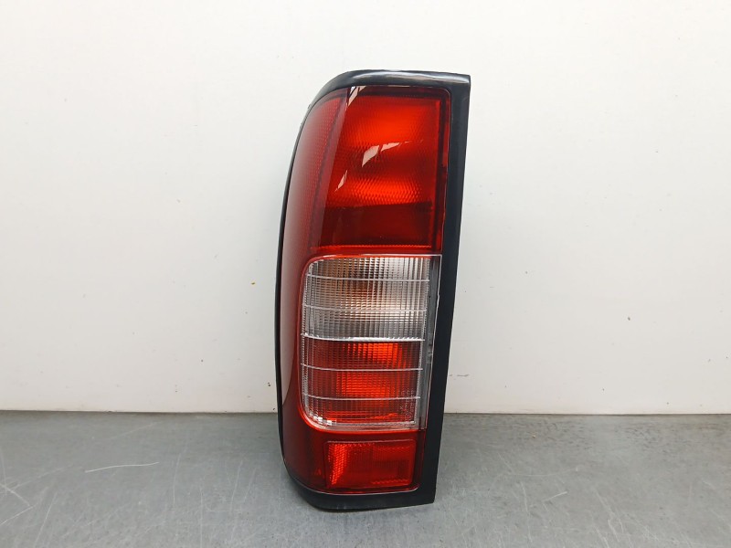 Recambio de piloto trasero izquierdo para nissan pick-up (d22) td doble cabina navara 4x4 referencia OEM IAM b65553s20a 16525733