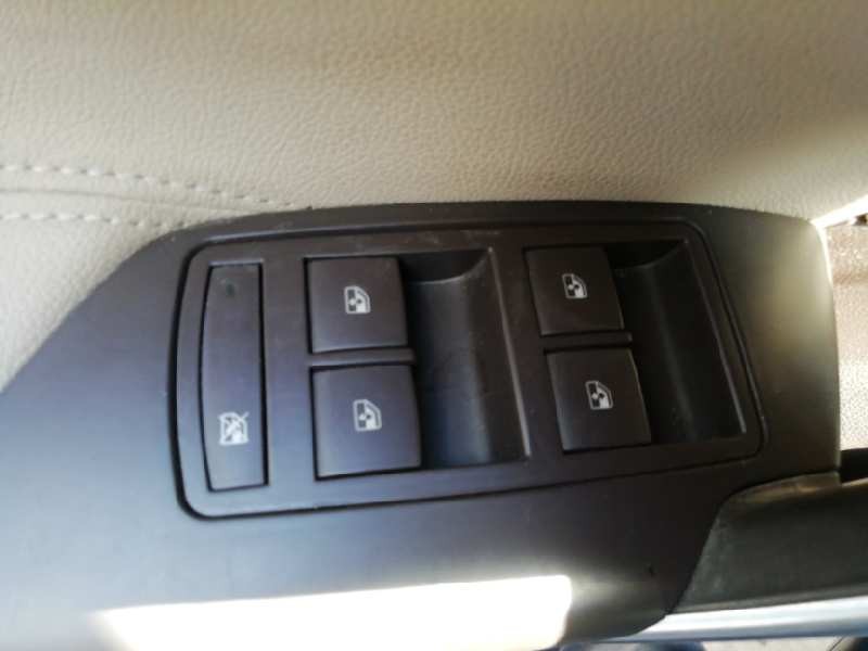 Recambio de mando elevalunas delantero izquierdo para opel insignia berlina cosmo referencia OEM IAM 13301744  4 TECLAS