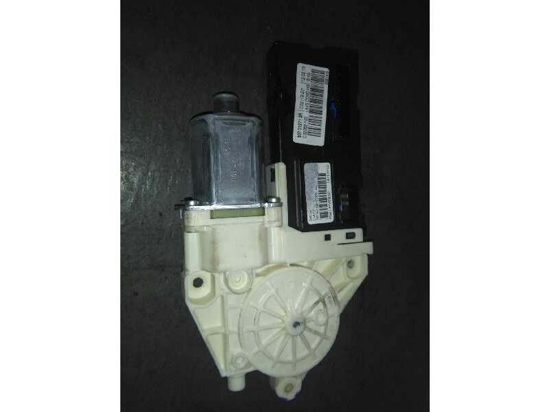 Recambio de motor elevalunas delantero izquierdo para renault laguna iii referencia OEM IAM   