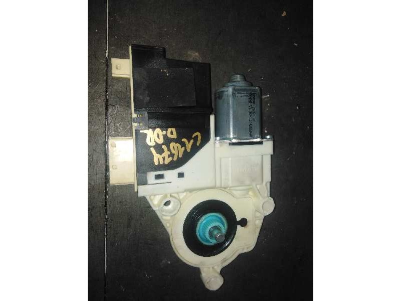 Recambio de motor elevalunas delantero derecho para citroën c4 berlina 1.6 16v cat (nfu / tu5jp4) referencia OEM IAM 996388102  