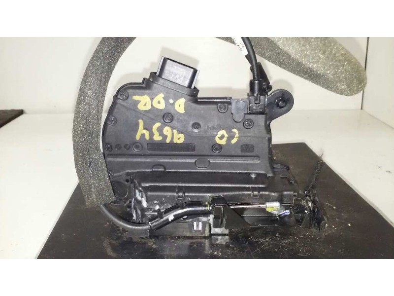 Recambio de cerradura puerta delantera derecha para renault captur luxe referencia OEM IAM 805022764R  4 PINS